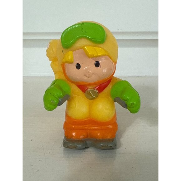 Vintage Fisher Price Little People Winter Gold Medal Skier Eddie 2009 - Picture 1 of 4